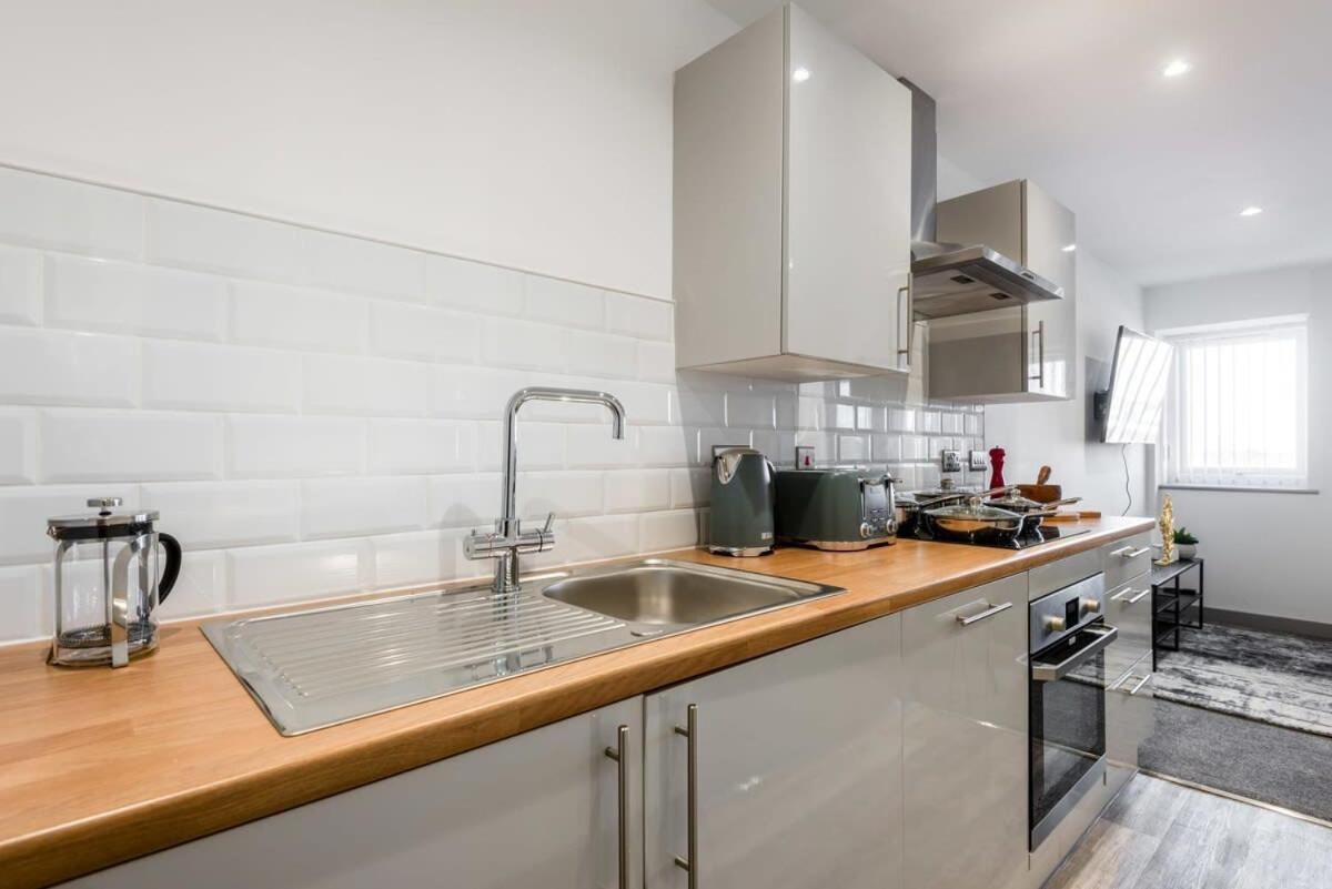 Contemporary 1 Bedroom Apartment In Central Hull Kingston upon Hull Exterior foto